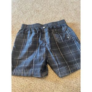 Size L Men’s Caribbean Joe swim trunks new without tags